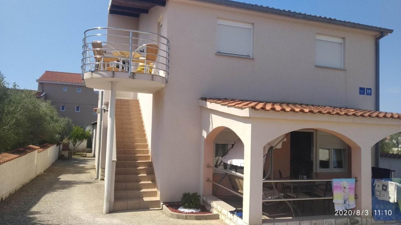 Apartman Turanj Exteriör bild