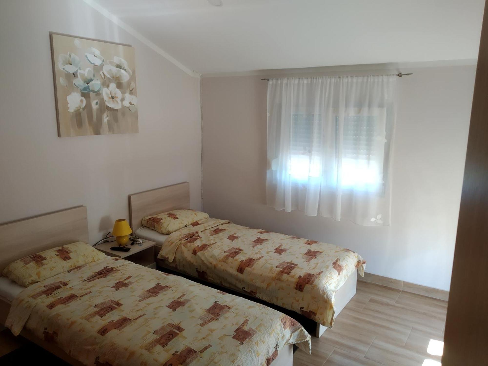 Apartman Turanj Rum bild