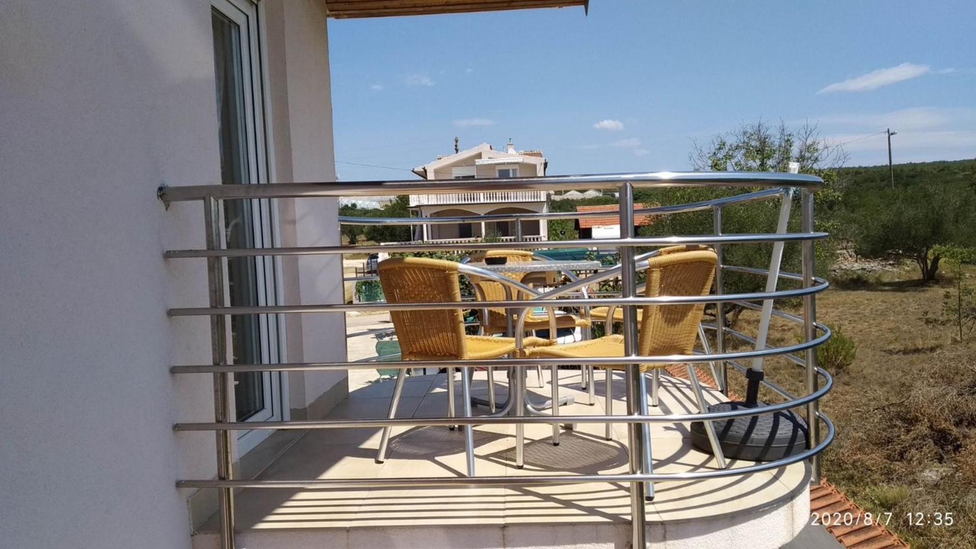 Apartman Turanj Rum bild